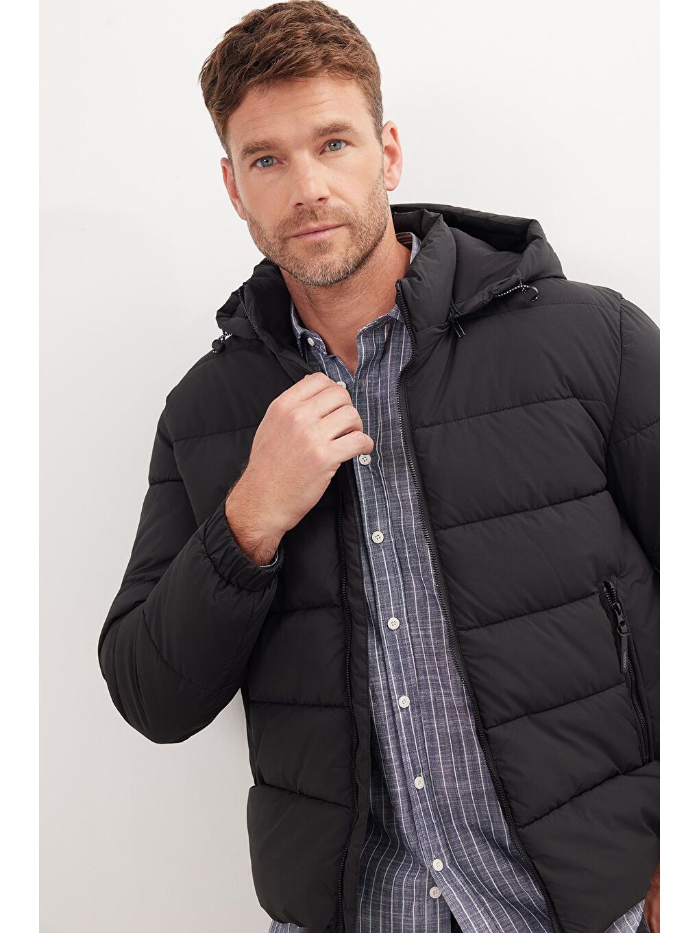 Bordo Erkek Relax Fit Rahat Kesim Çift Cepli Çıkarılabilir Kapüşonlu Sıcak Tutan Siyah Şişme Mont-1