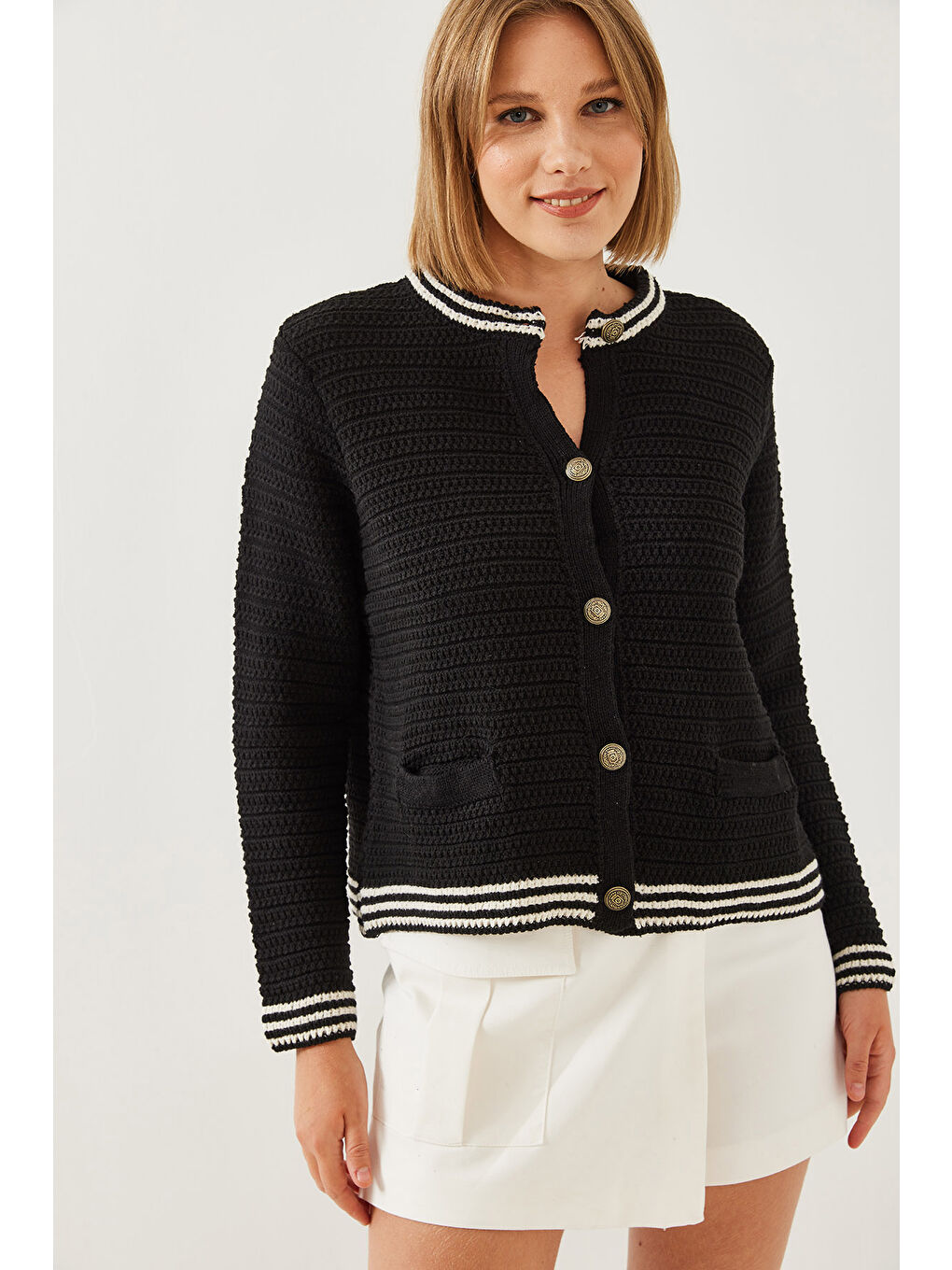 Siyah Kadın Düğmeli Cep Detaylı Triko Hırka-2