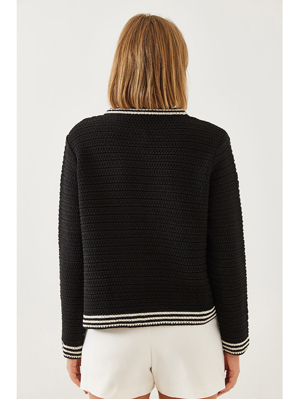 Siyah Kadın Düğmeli Cep Detaylı Triko Hırka-4