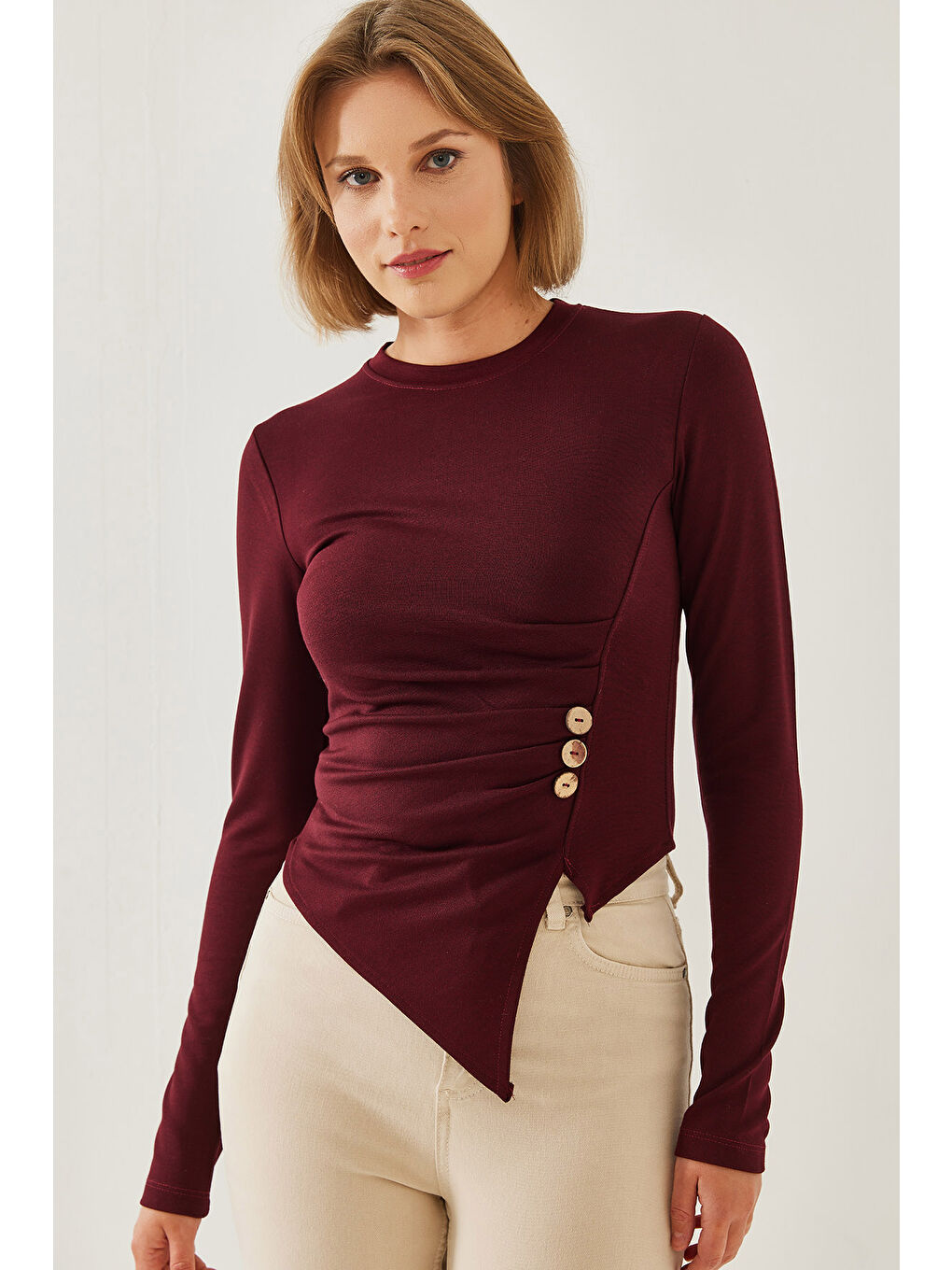 Bordo Kadın Düğme Desenli Asimetrik Kesim Bluz-5