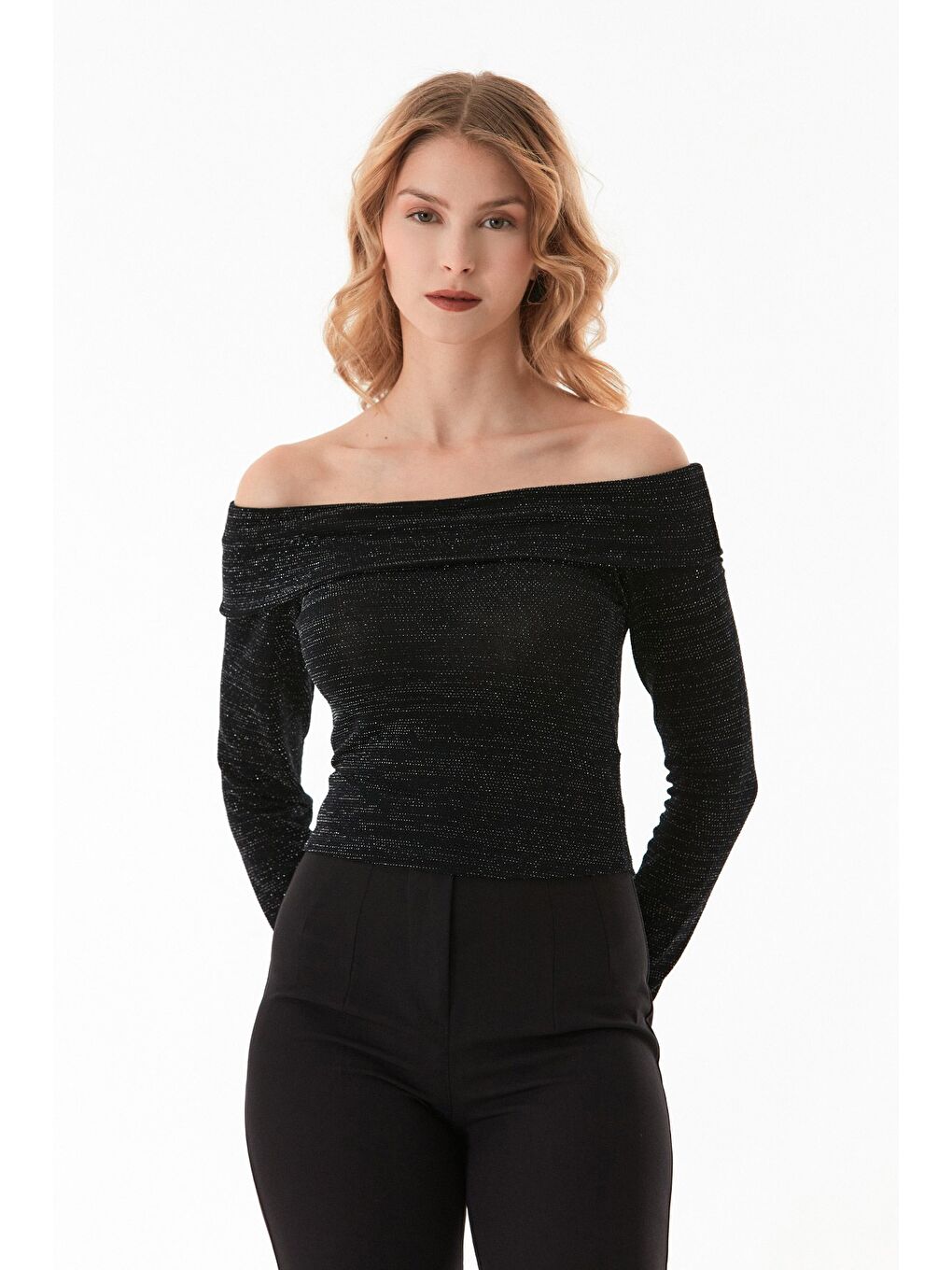 Siyah Simli Madonna Yaka Bluz