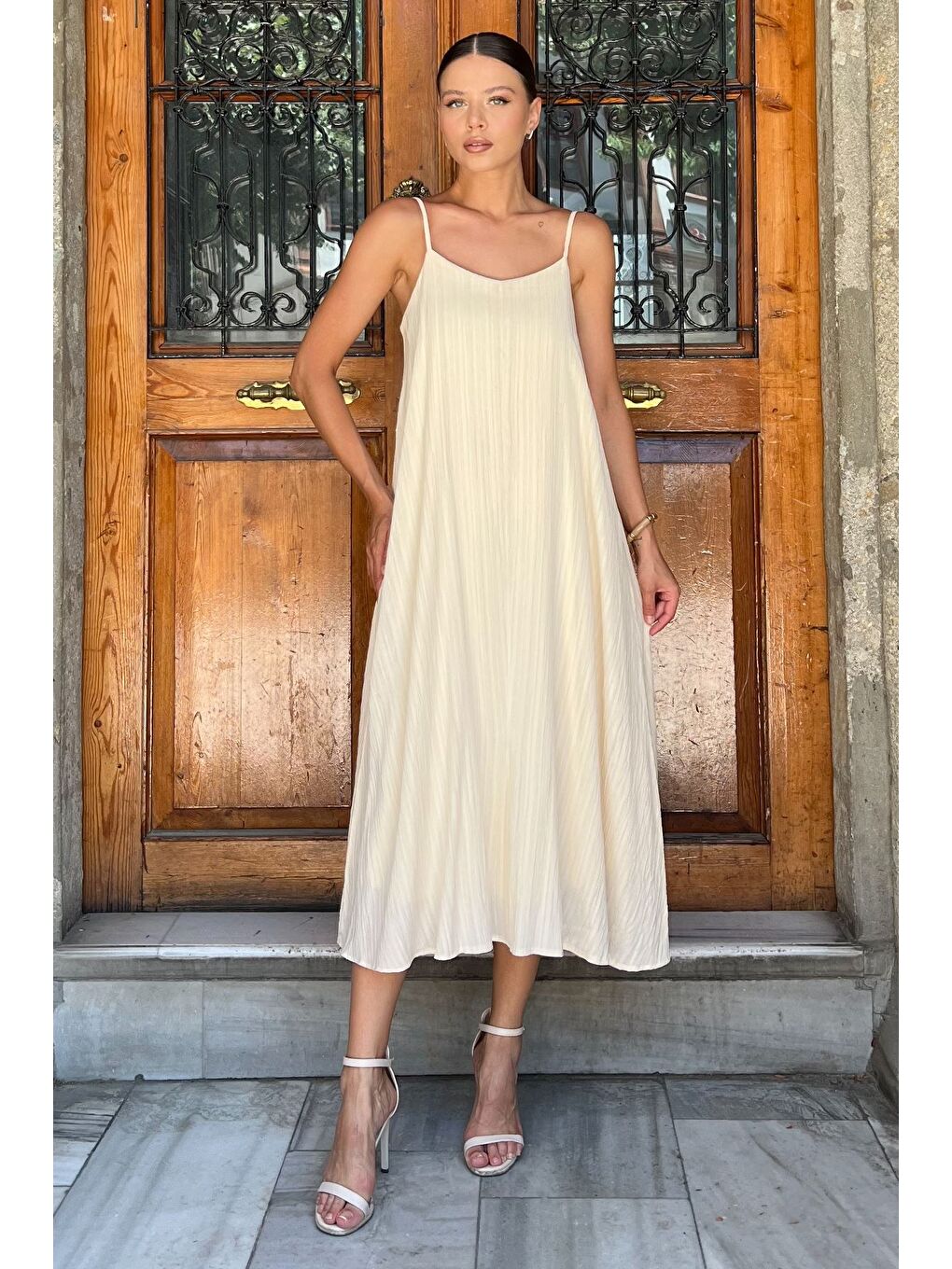 Ekru Kadın Ayarlanabilir Askılı Bol Kesim Elbise-1