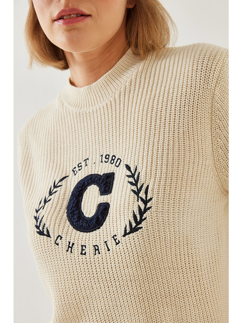 Ekru Kadın Bisiklet Yaka Nakışlı Selanik Triko Kazak-3