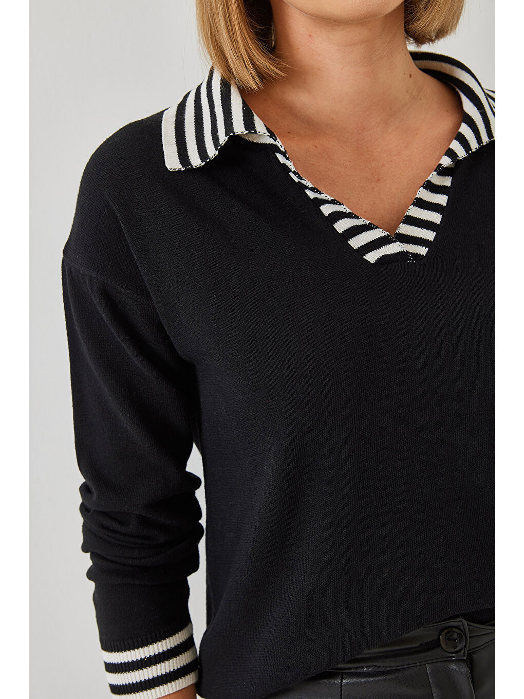 Siyah Kadın Polo Yaka Triko Kazak-1