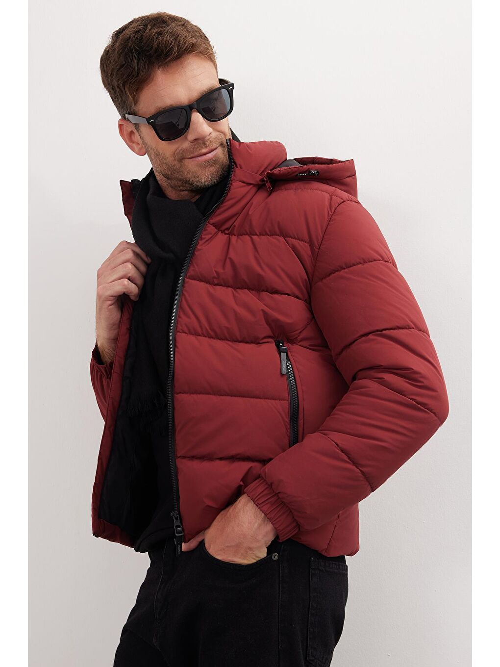 Erkek Relax Fit Rahat Kesim Çift Cepli Çıkarılabilir Kapüşonlu Sıcak Tutan Bordo Şişme Mont-1