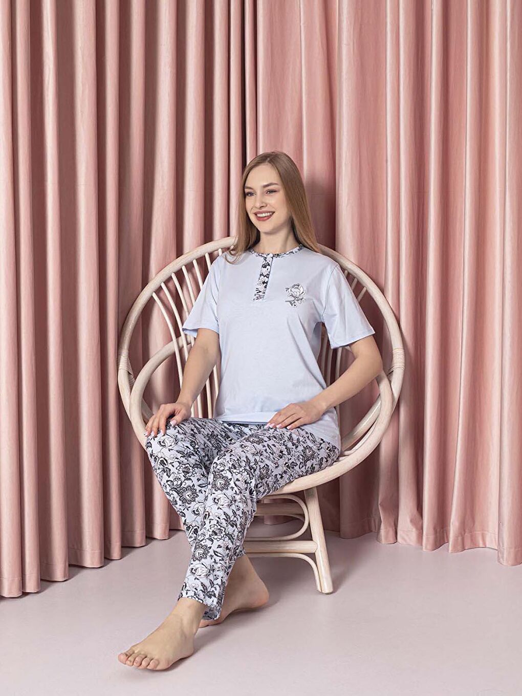 Mavi Kadın Pijama Takımı Süprem Kısa Kollu Büyük Gül Desenli Pamuklu-1