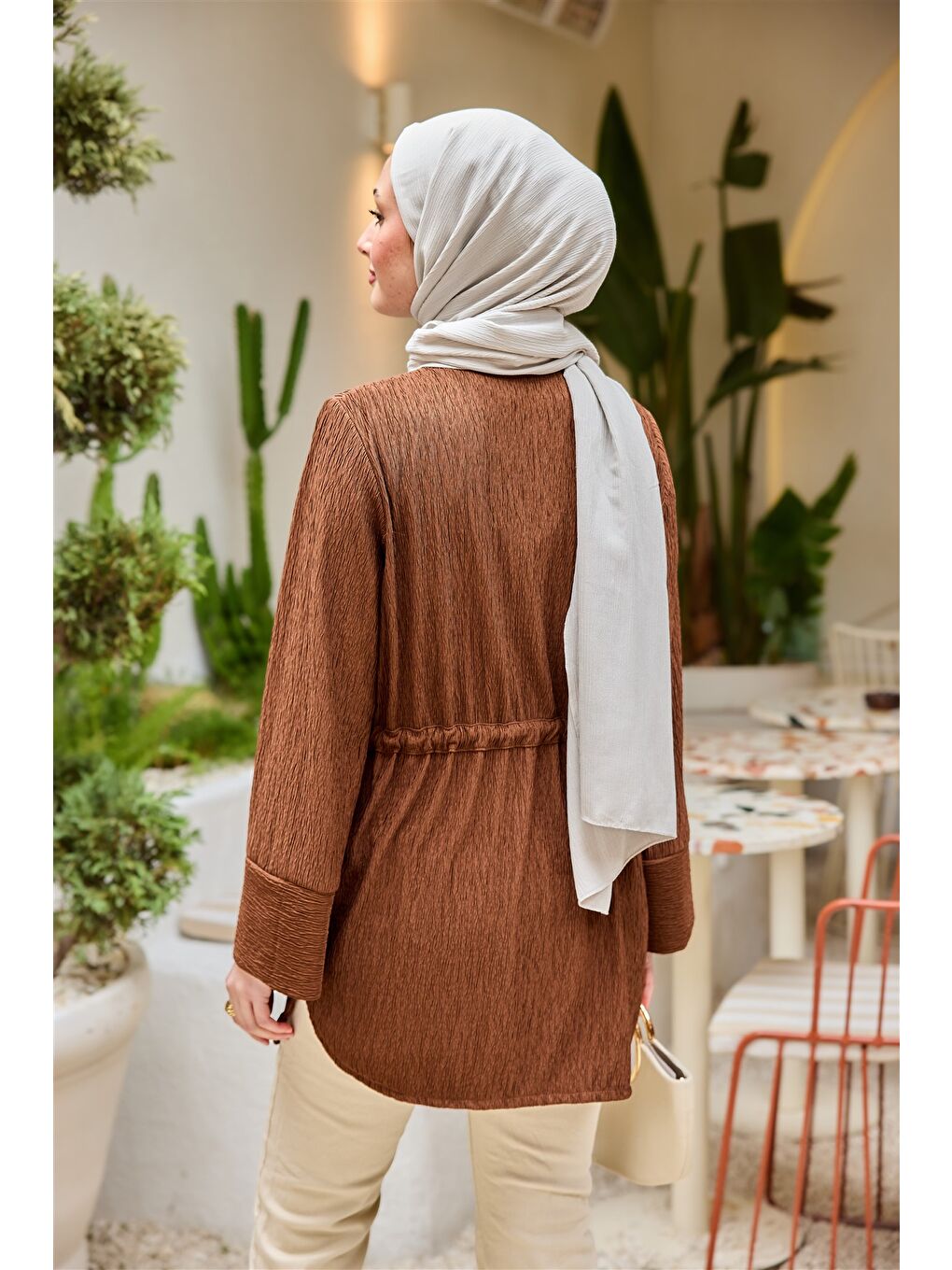 Kadın Beli Kemerli Damla Gömlek Kahverengi-4