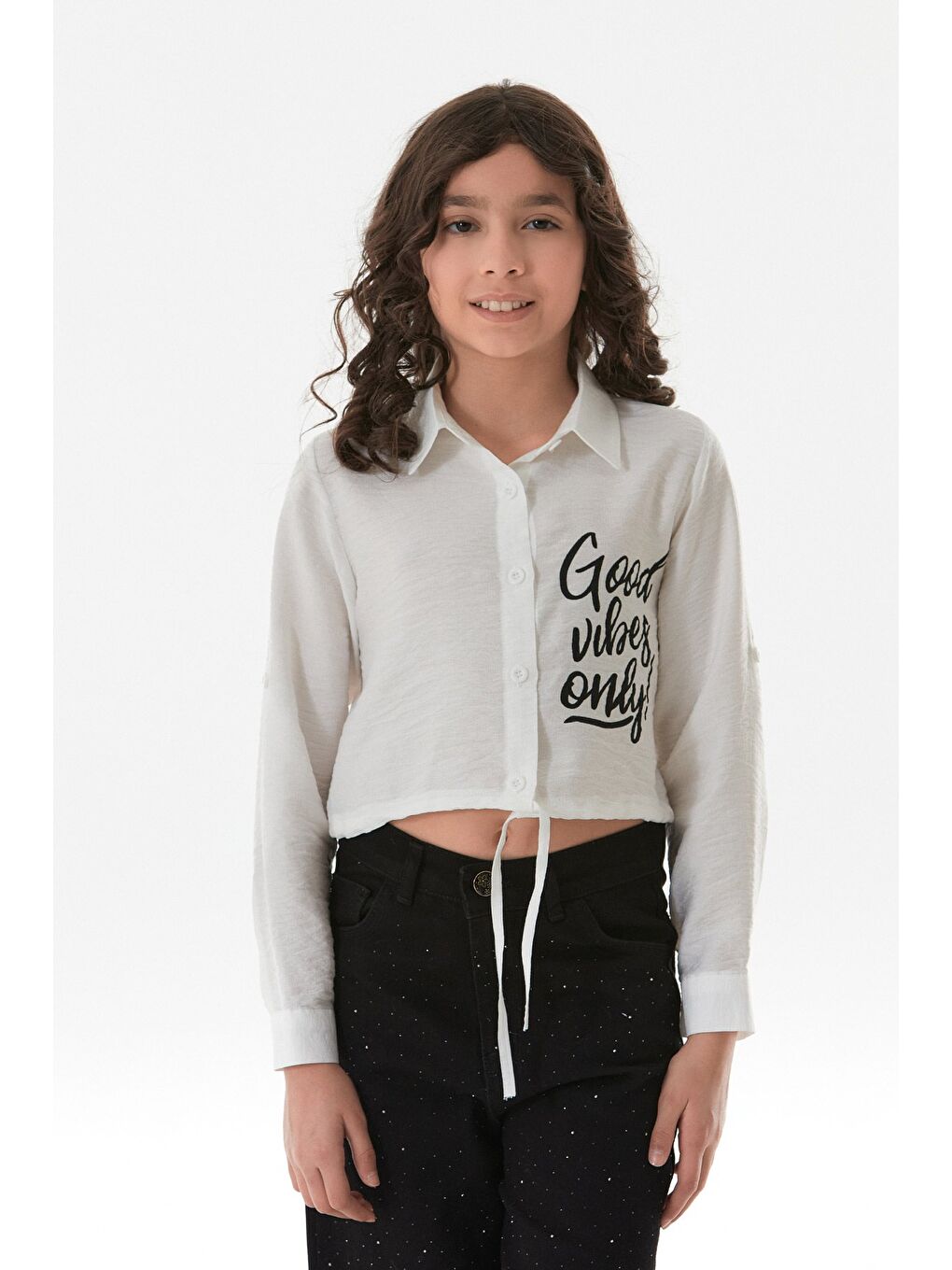 Beyaz Önü Bağlamalı Yazı Baskılı Kız Çocuk Crop Gömlek-1