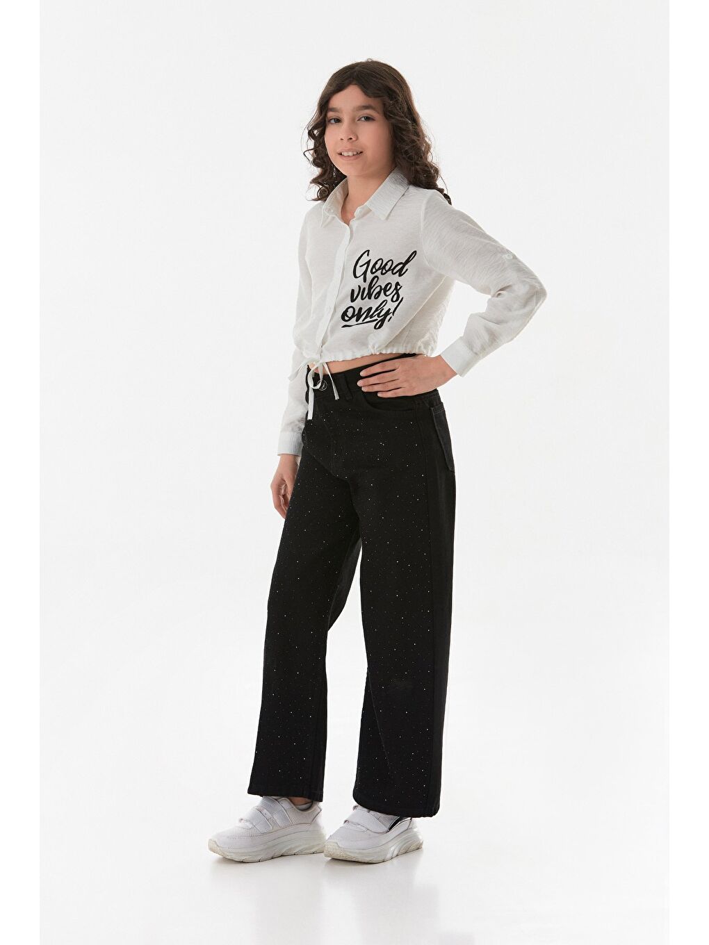Beyaz Önü Bağlamalı Yazı Baskılı Kız Çocuk Crop Gömlek-4