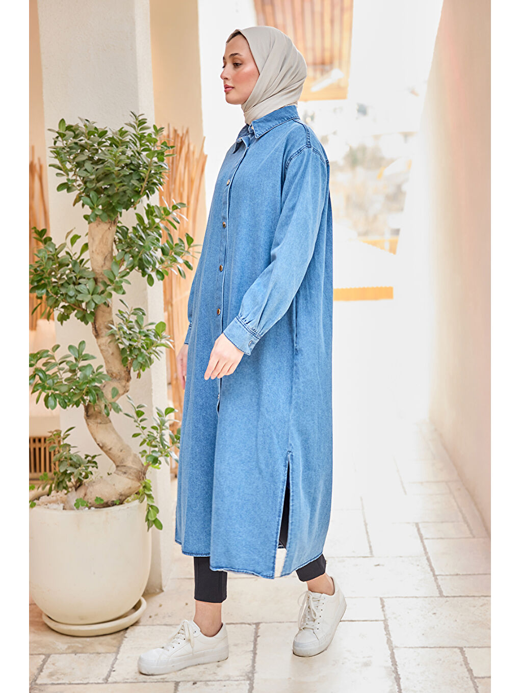 Kadın Çıt Çıt Detaylı Midi Boy Jean Ceket Buz Mavi-1