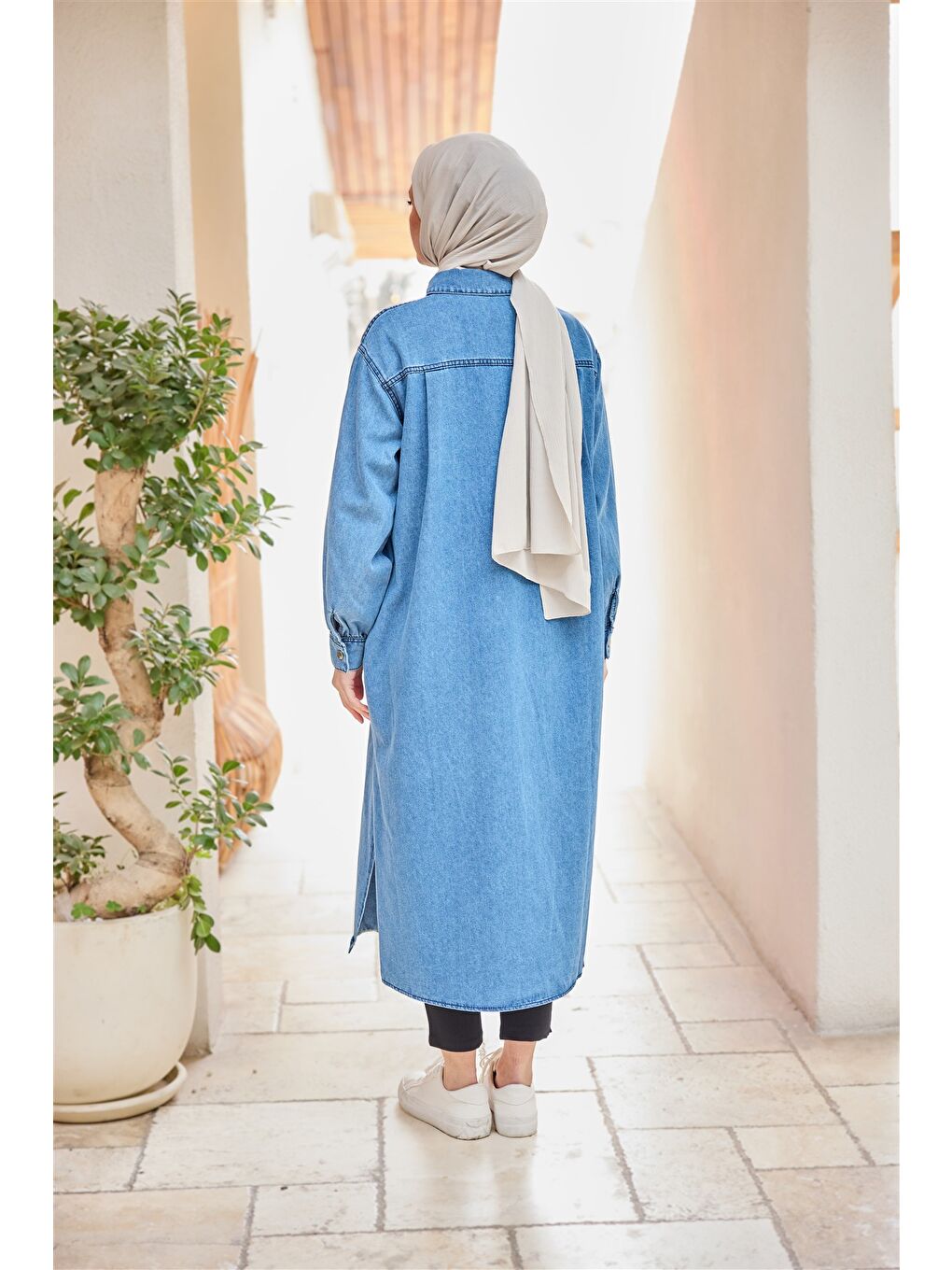 Kadın Çıt Çıt Detaylı Midi Boy Jean Ceket Buz Mavi-4