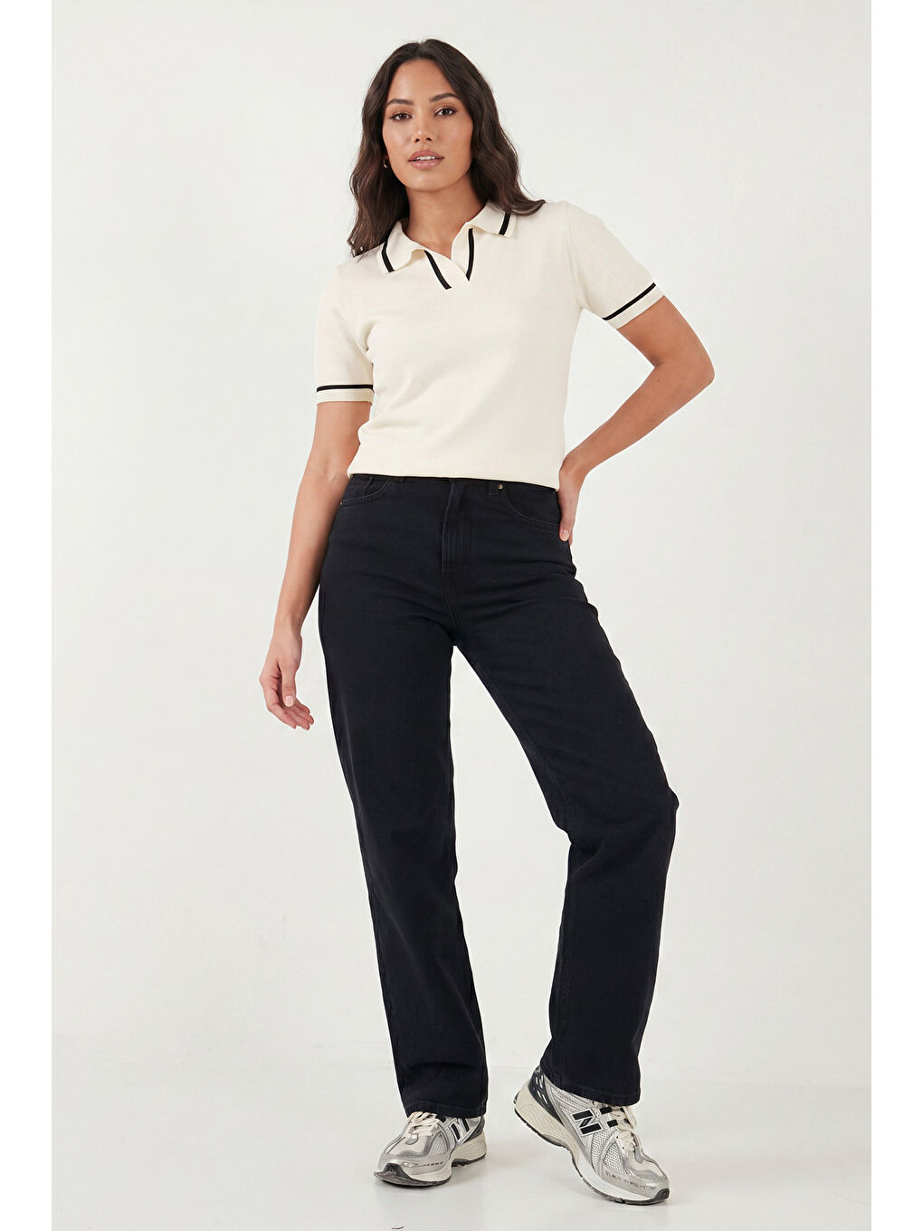 Ekru Kontrast Detaylı Regular Fit Triko Polo Yaka Kadın T Shirt 4617057-1