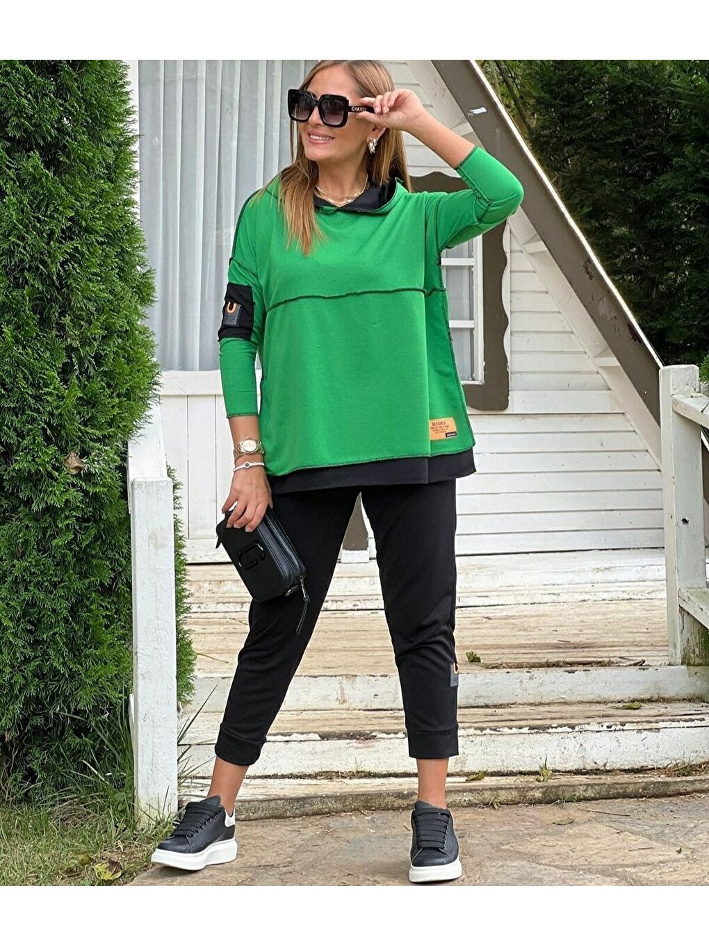 Kadın Yeşil Kapüşonlu Etek Ucu Detay Arma Ters Dikiş Gorunumlu Ikili Takım