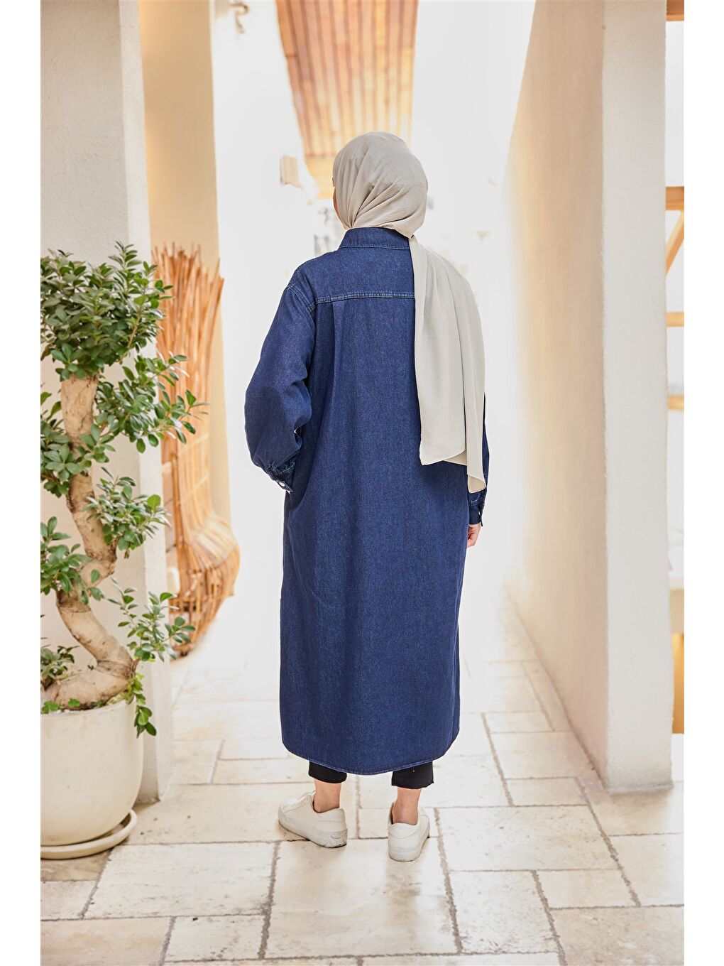 Kadın Çıt Çıt Detaylı Midi Boy Jean Ceket Lacivert-3