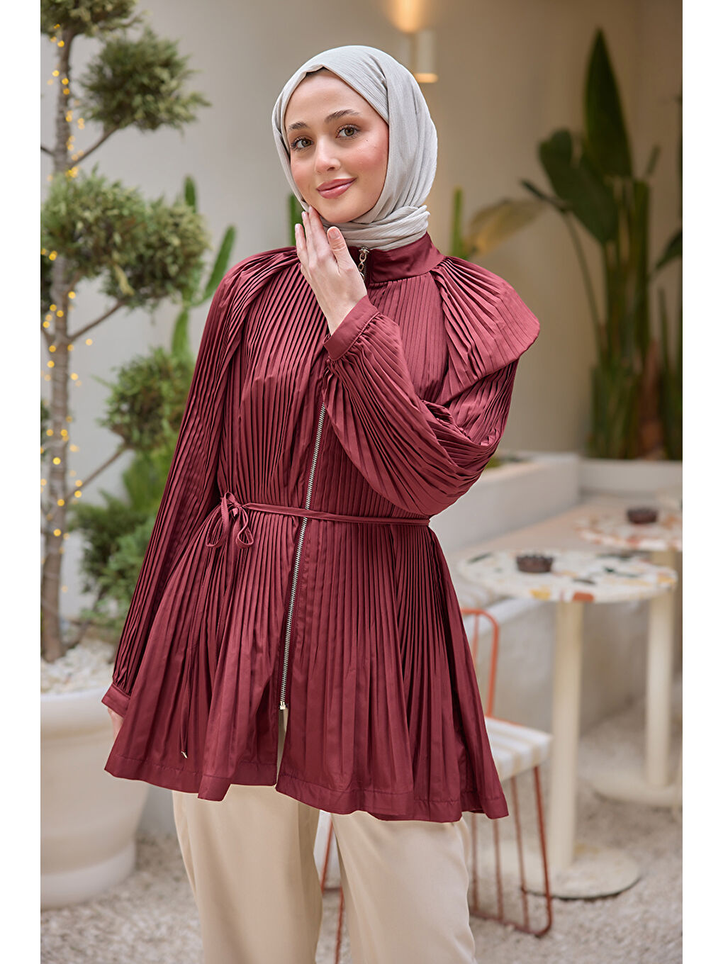 Kadın Micro Pileli Kısa Trenç Bordo-1