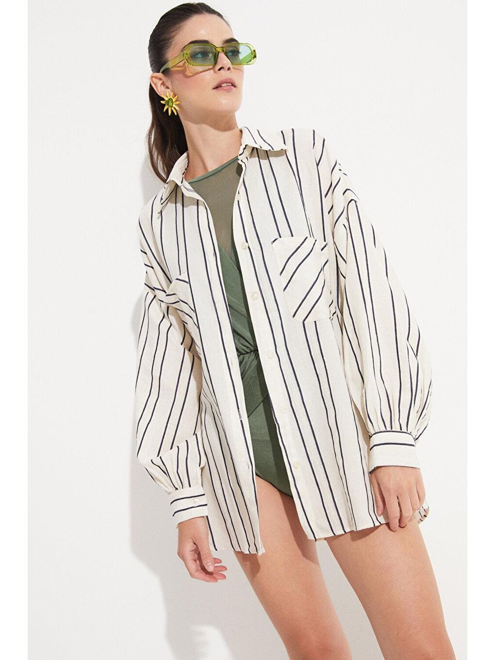 Lacivert Kadın Pamuk Karışımlı Çizgili Bol Kesim Gömlek-2