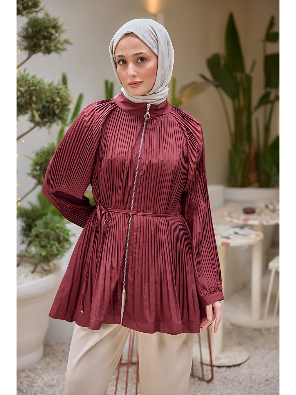 Kadın Micro Pileli Kısa Trenç Bordo-4