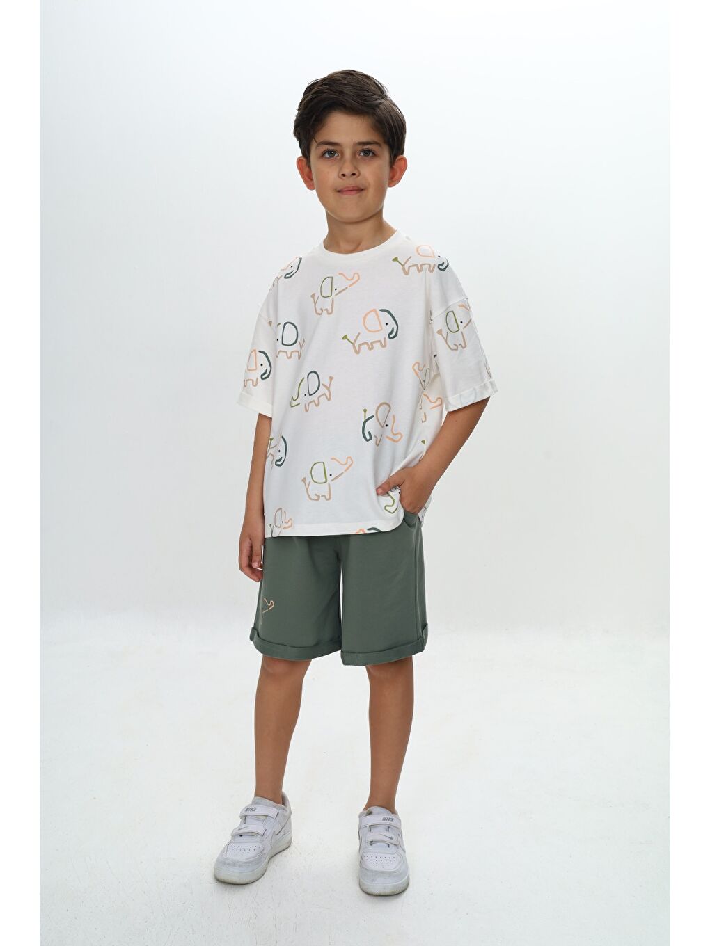 Yeşil Erkek Çocuk Fil Baskılı Şortlu Takım