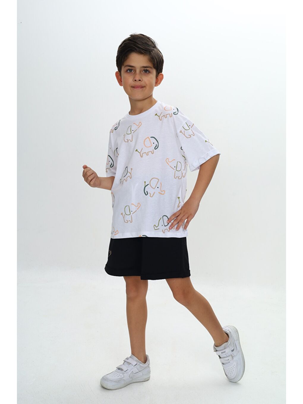 Beyaz Erkek Çocuk Fil Baskılı Şortlu Takım-1