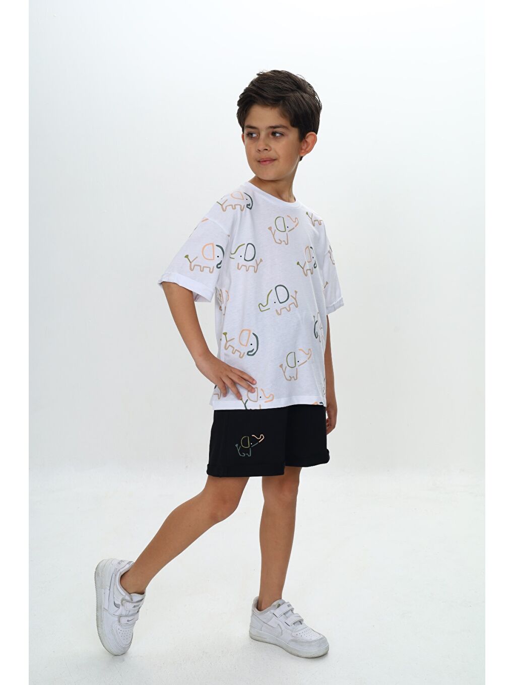 Beyaz Erkek Çocuk Fil Baskılı Şortlu Takım-2