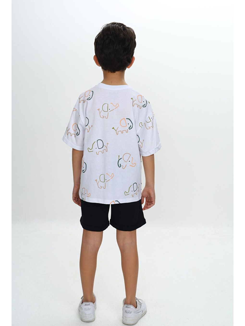Beyaz Erkek Çocuk Fil Baskılı Şortlu Takım-4