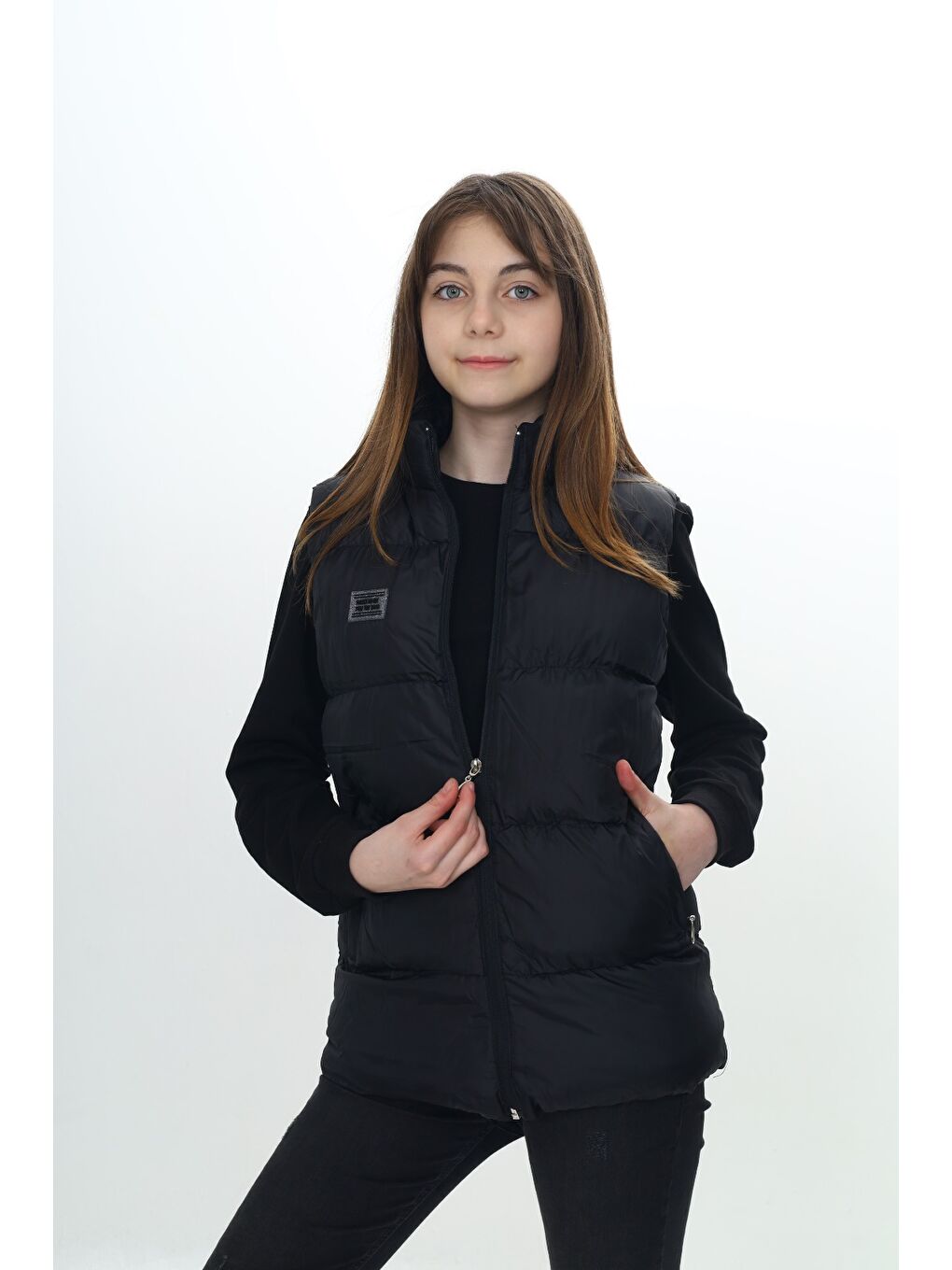 Siyah Kız Çocuk Göğsü Armalı Şişme Yelek-3