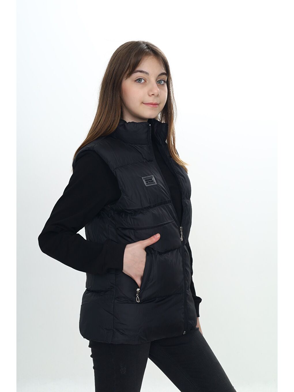 Siyah Kız Çocuk Göğsü Armalı Şişme Yelek-8