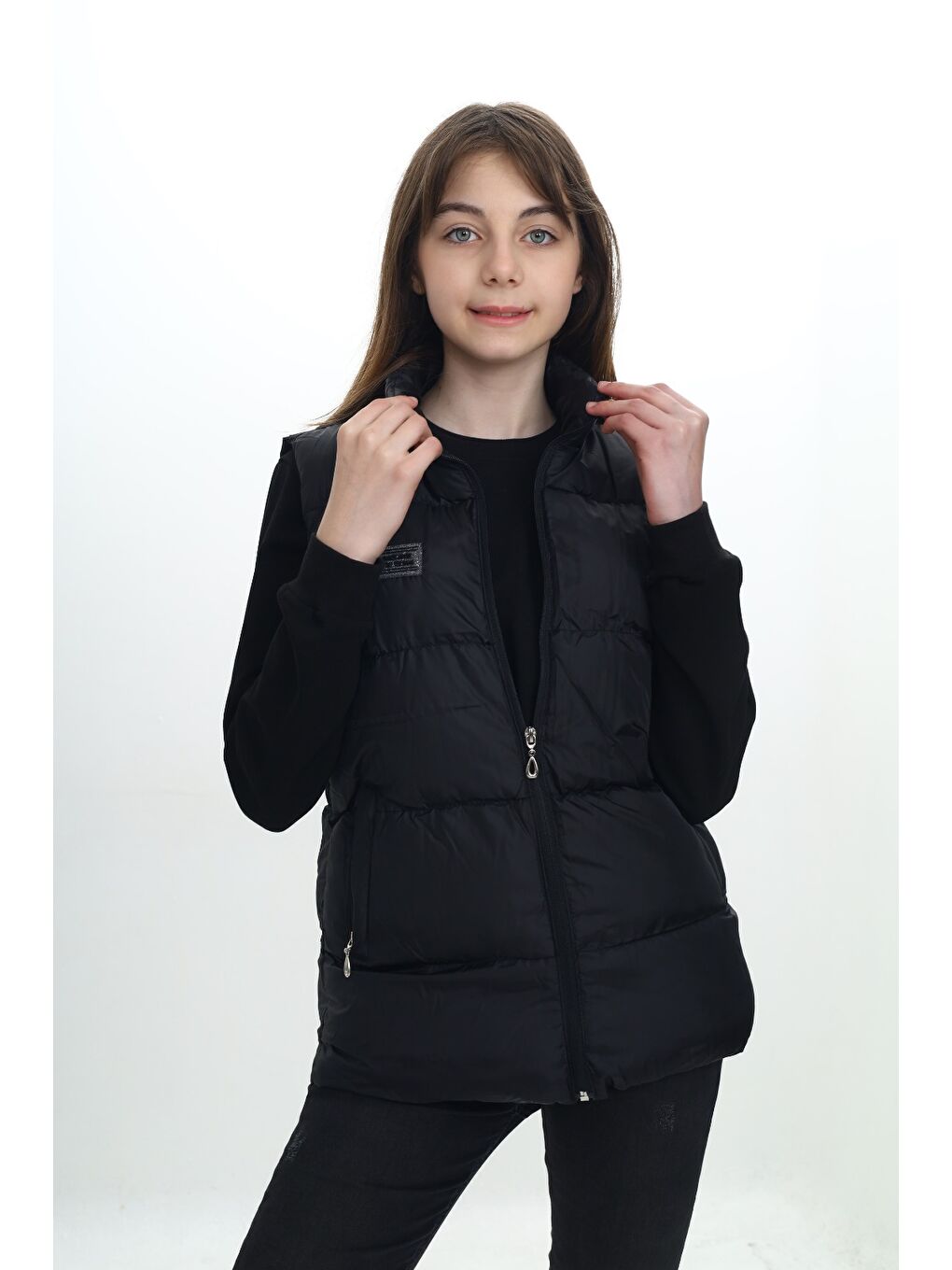 Siyah Kız Çocuk Göğsü Armalı Şişme Yelek-9