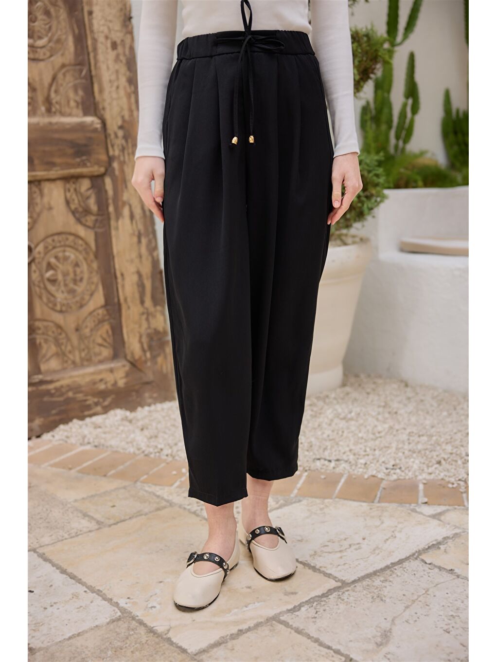 Kadın Beli Lastikli  Havuç Pantolon Siyah-1