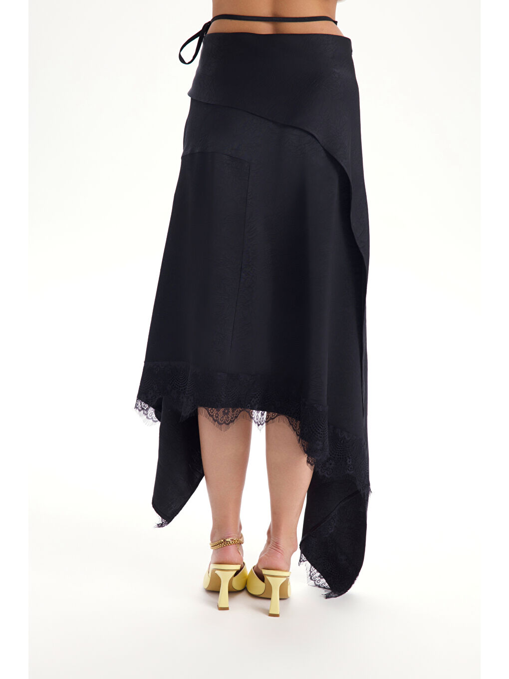 Morlina Dantel Detay Siyah Saten Etek-4