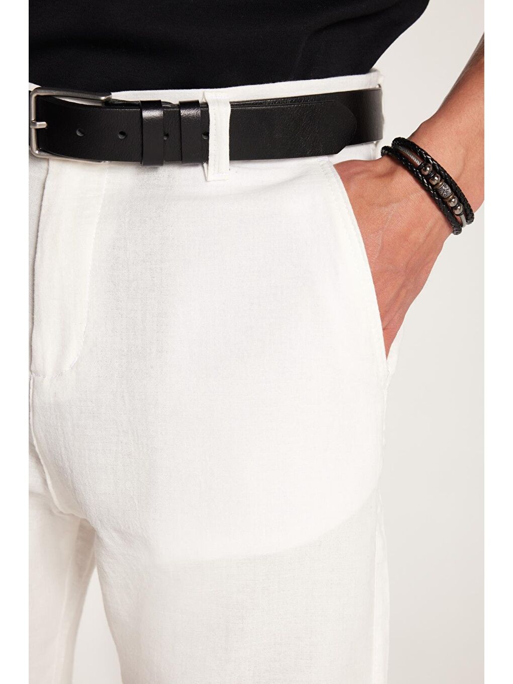 Erkek Regular Rahat Kesim Yandan Cepli Fermuarlı Bermuda Beyaz Şort-1