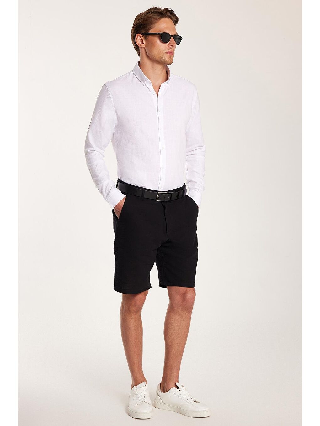 Siyah Erkek Regular Rahat Kesim Yandan Cepli Fermuarlı Bermuda Şort-2