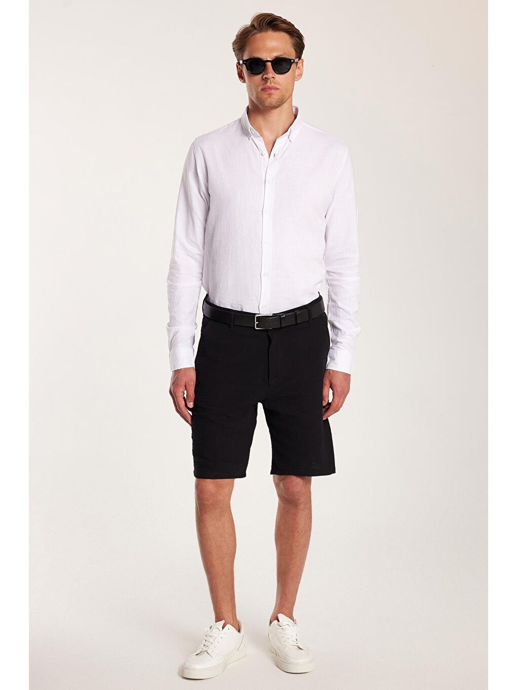 Siyah Erkek Regular Rahat Kesim Yandan Cepli Fermuarlı Bermuda Şort-4