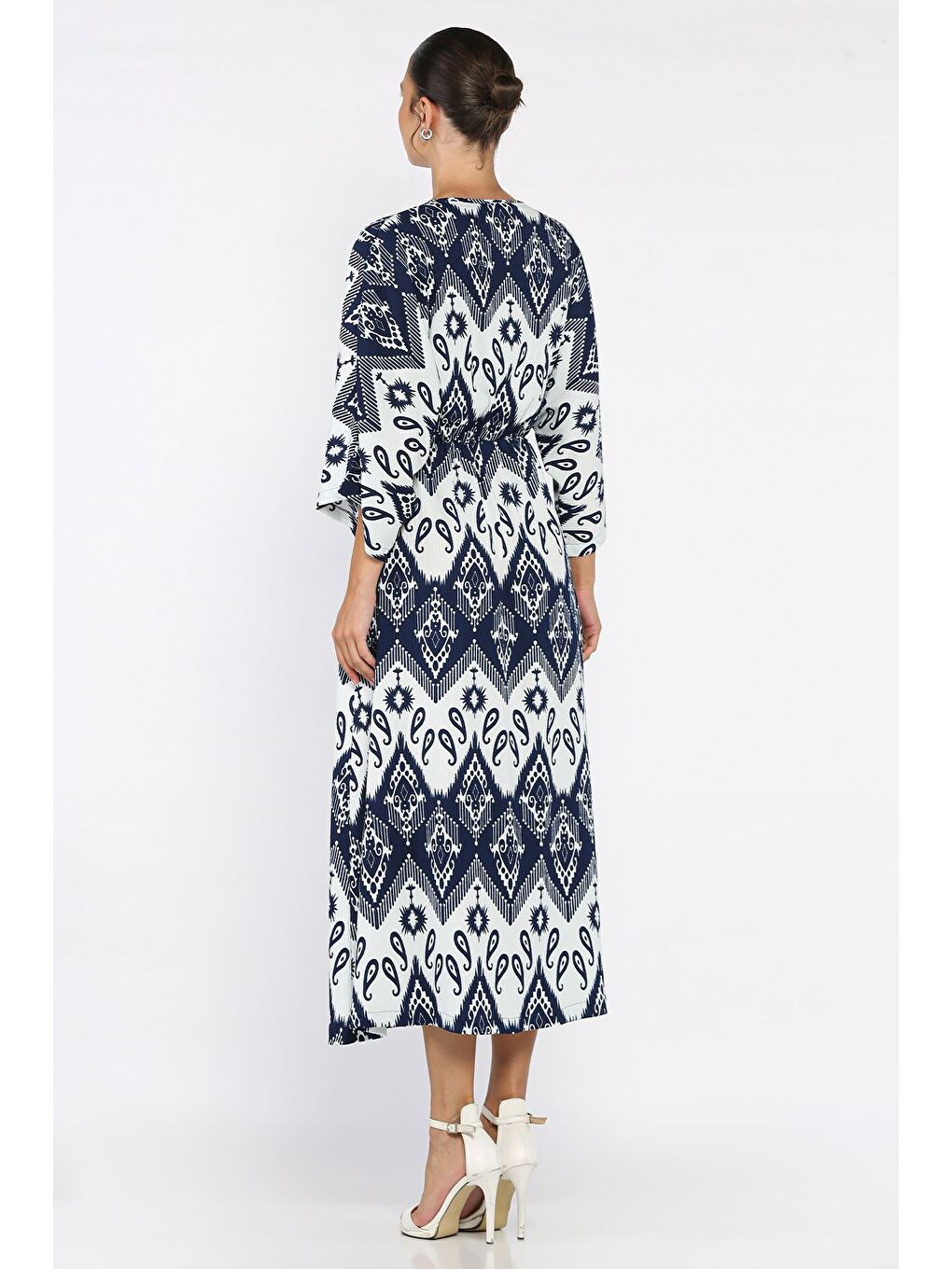 Lacivert Kadın Kruvaze Yaka Bel Lastikli Yarasa Kol Yırtmaç Detaylı Desenli Elbise-2