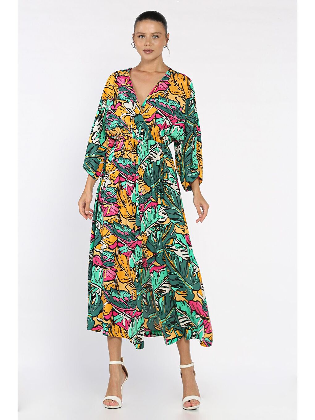 Yeşil Kadın Kruvaze Yaka Bel Lastikli Yırtmaçlı Desenli Viskon Elbise-1