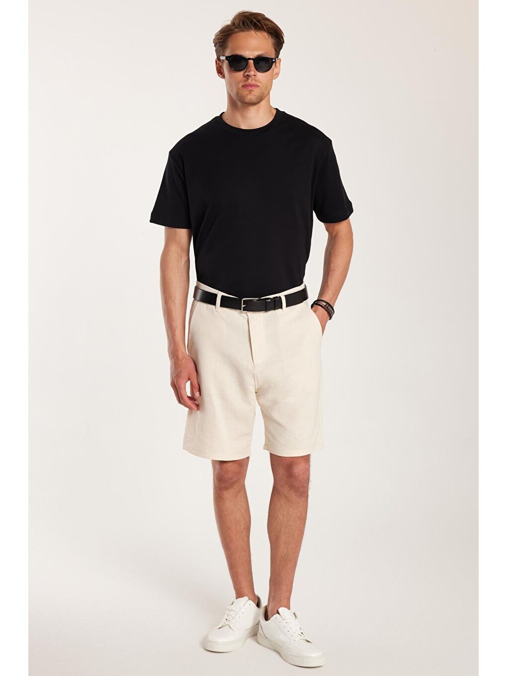 Erkek Regular Rahat Kesim Yandan Cepli Fermuarlı Bermuda Bej Şort-2