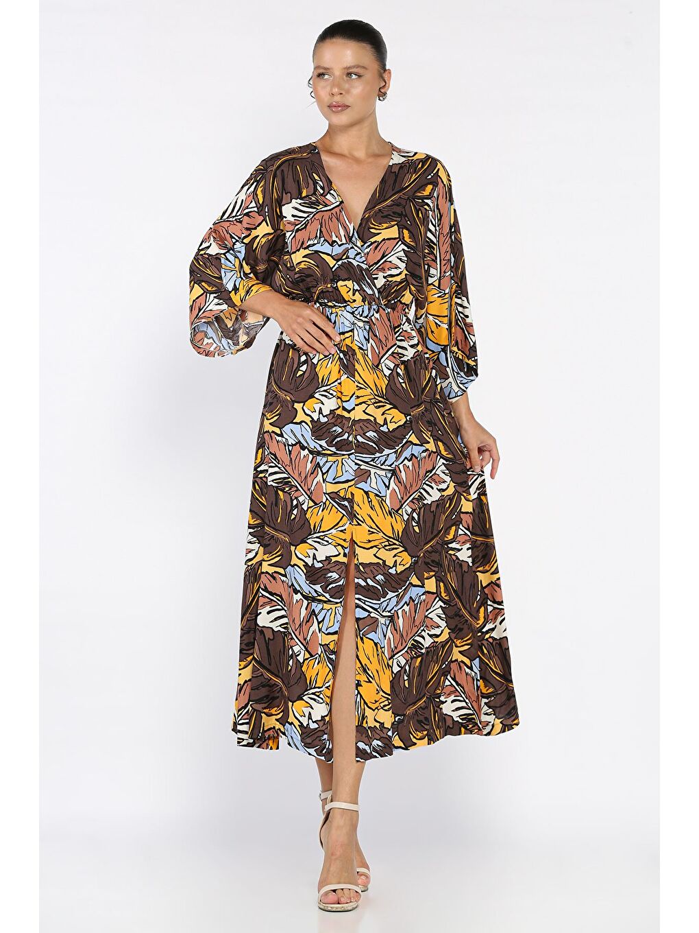 Kahverengi Kadın Kruvaze Yaka Bel Lastikli Yırtmaçlı Desenli Viskon Elbise-1