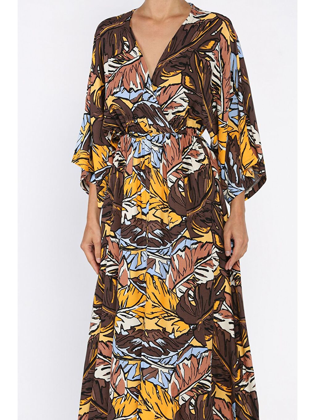 Kahverengi Kadın Kruvaze Yaka Bel Lastikli Yırtmaçlı Desenli Viskon Elbise-3