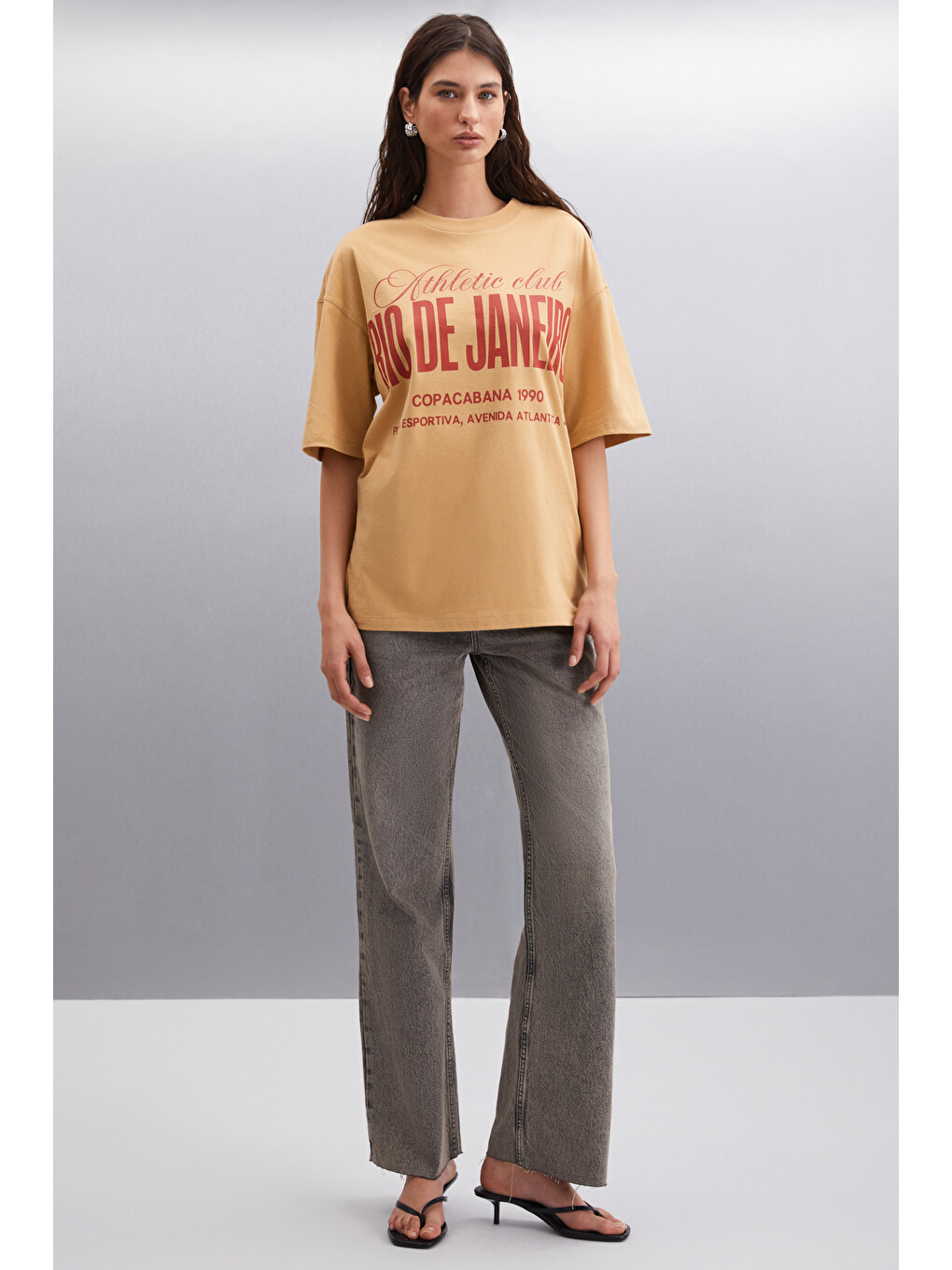 Malıka Kadın %100 Organik Pamuklu Şehir Tema Baskılı Oversize Bisiklet Yaka Bej T-shirt-3