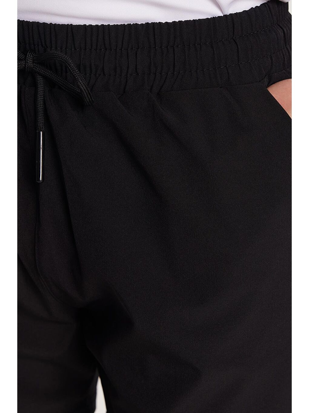 Erkek Standart Fit Normal Kesim Sporcu Taytlı Dokuma Siyah Şort-1