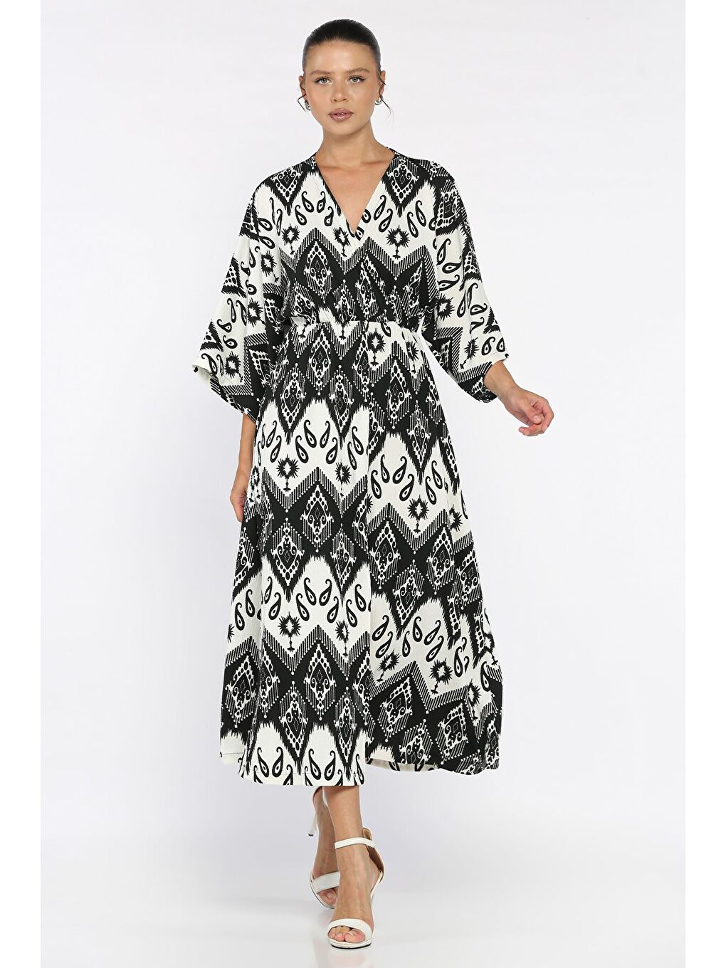 Siyah Kadın Kruvaze Yaka Bel Lastikli Yarasa Kol Yırtmaç Detaylı Desenli Elbise