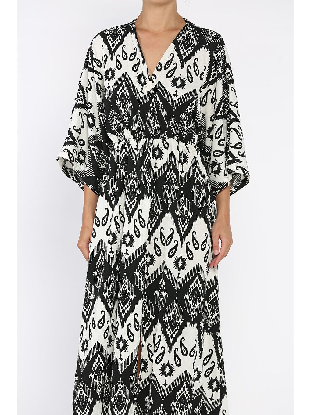 Siyah Kadın Kruvaze Yaka Bel Lastikli Yarasa Kol Yırtmaç Detaylı Desenli Elbise-3