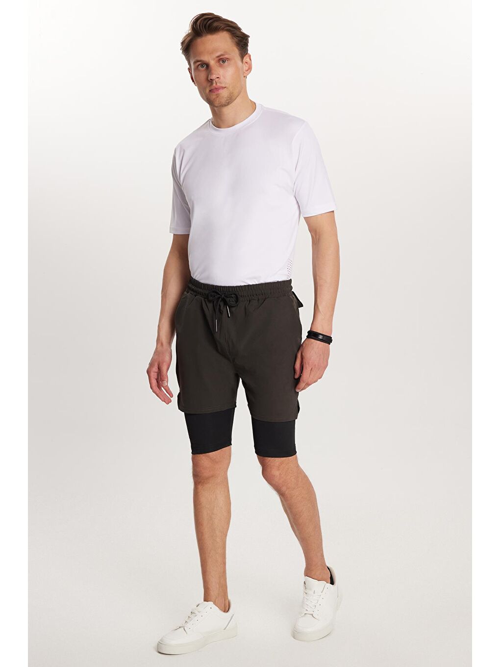 Erkek Standart Fit Normal Kesim Sporcu Taytlı Dokuma Haki Şort-3