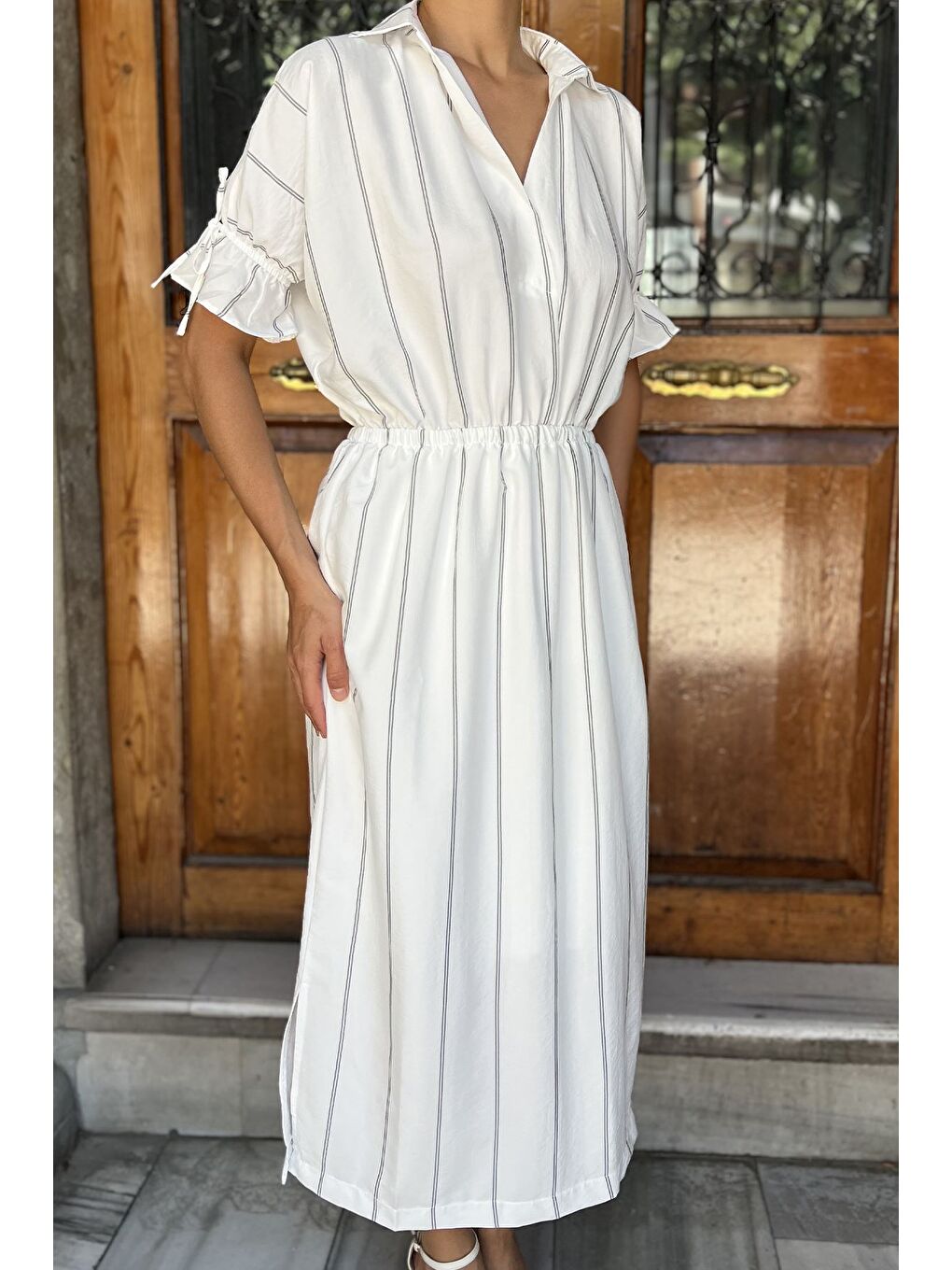 Ekru Bel Lastikli Çizgi Desenli Kısa Kol Elbise-3