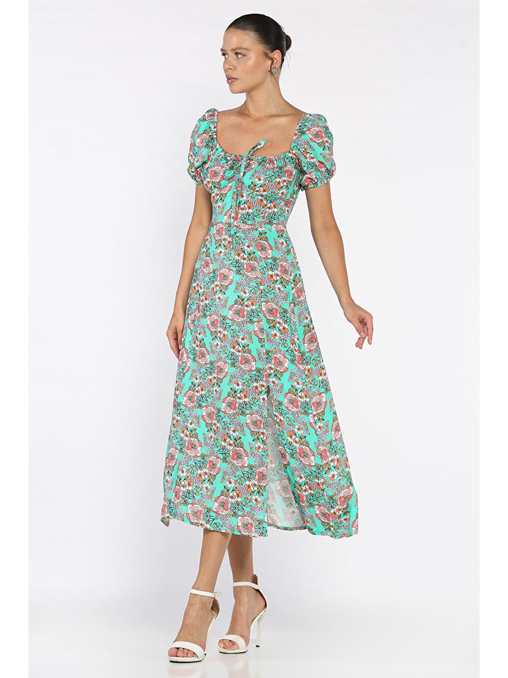 Yeşil Kadın Sırt Lastikli Ön Bağlama Detaylı Desenli Yırtmaçlı Viskon Elbise-1