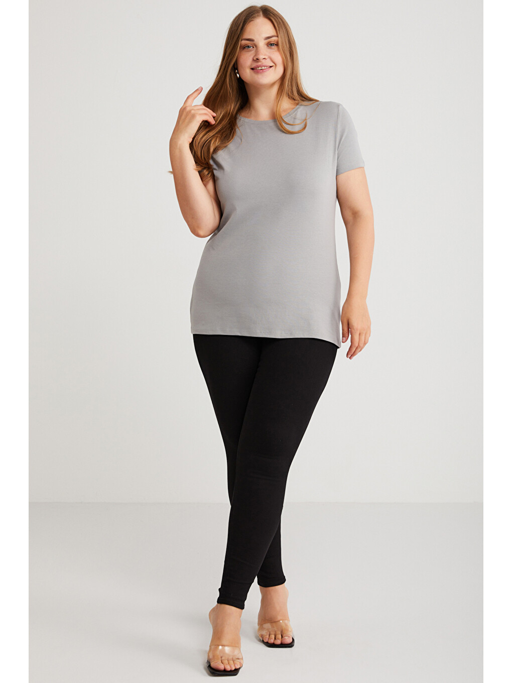 Mayra Kadın Slim Fit Dar Kalıp Bisiklet Yaka Basıc Gri Büyük Beden T-shirt-1