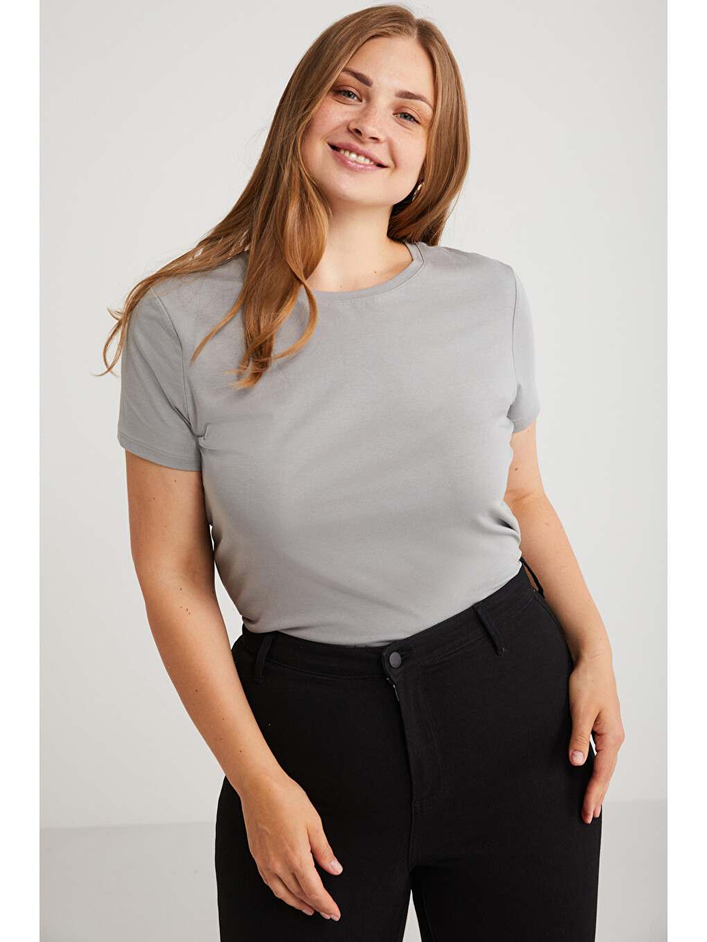 Mayra Kadın Slim Fit Dar Kalıp Bisiklet Yaka Basıc Gri Büyük Beden T-shirt-4
