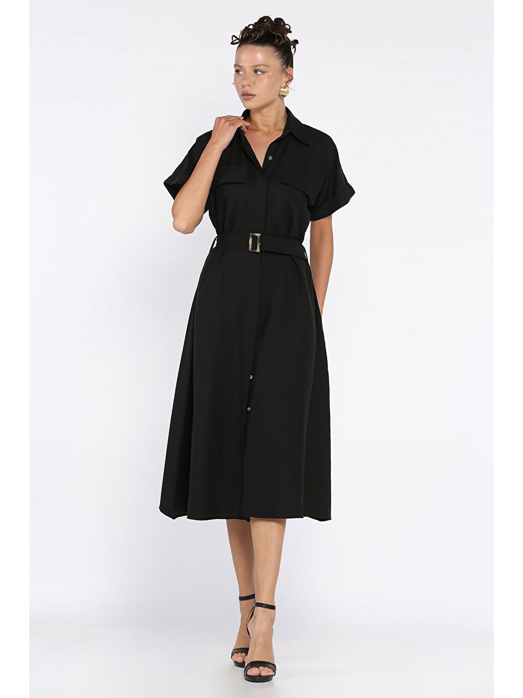 Siyah Ön Düğmeli Kemerli Kısa Kol Elbise