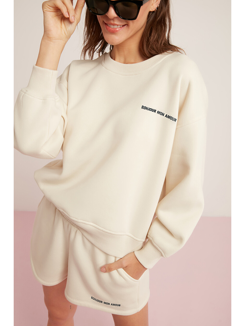 Bej Sandra Kadın Pamuklu Içi Polarlı Yumuşacık Göğsü Baskılı Yuvarlak Yaka Comfort Vanilya Sweatshirt-1