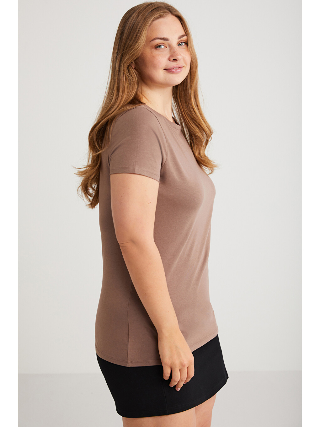 Mayra Kadın Slim Fit Dar Kalıp Bisiklet Yaka Basıc Kahverengi Büyük Beden T-shirt-4